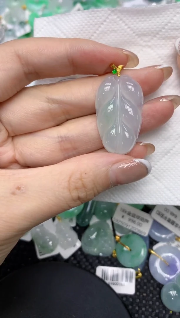 颈饰18K金镶嵌翡翠11111111