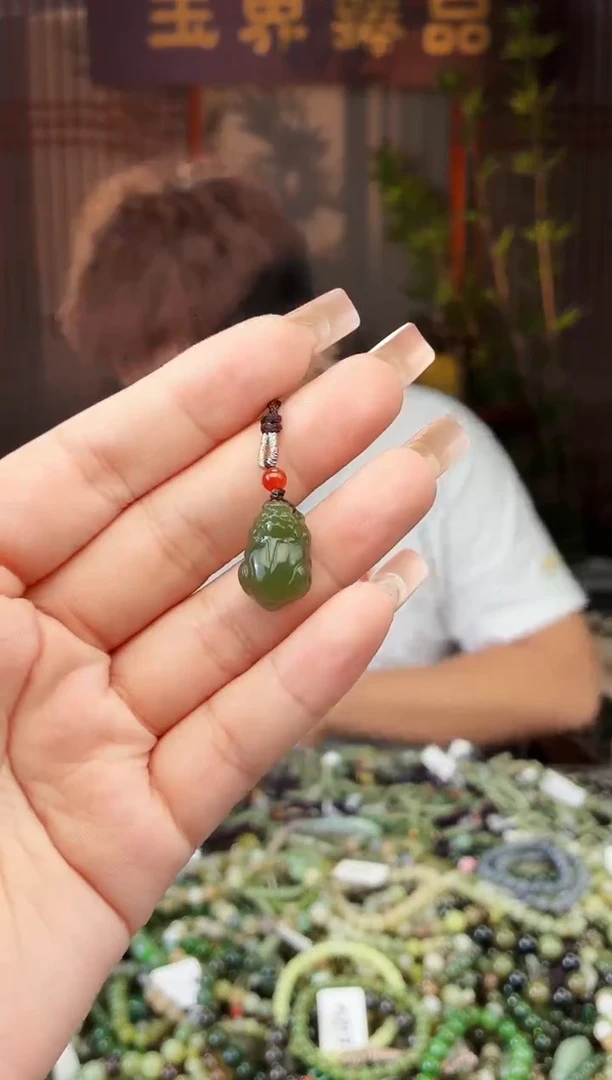 和田玉未镶嵌颈饰拍一发一