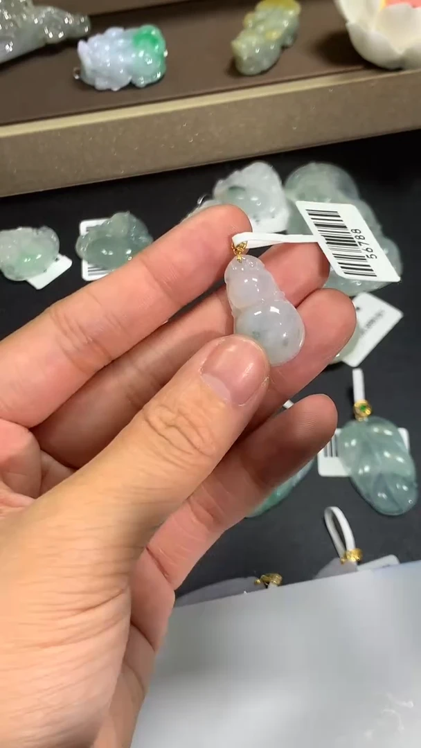 颈饰未镶嵌翡翠1