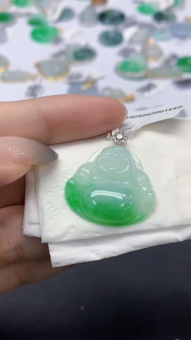 翡翠18K金镶嵌颈饰天然缅甸a货翡翠