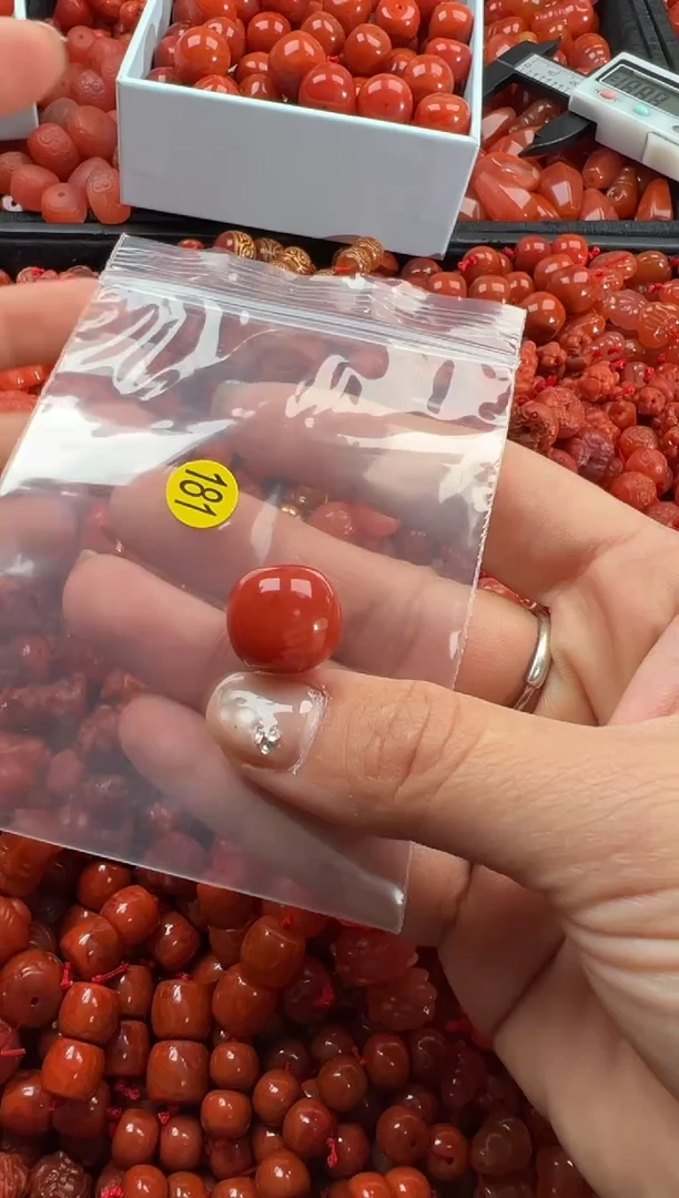 【闪购商品】南红玛瑙颈饰未镶嵌1