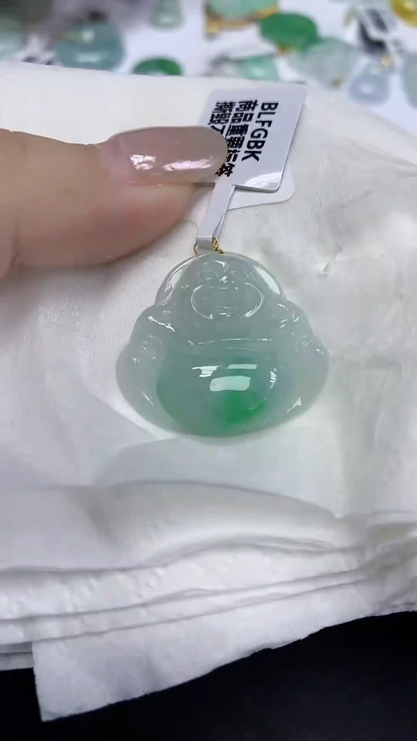 翡翠18K金镶嵌颈饰天然缅甸翡翠A货