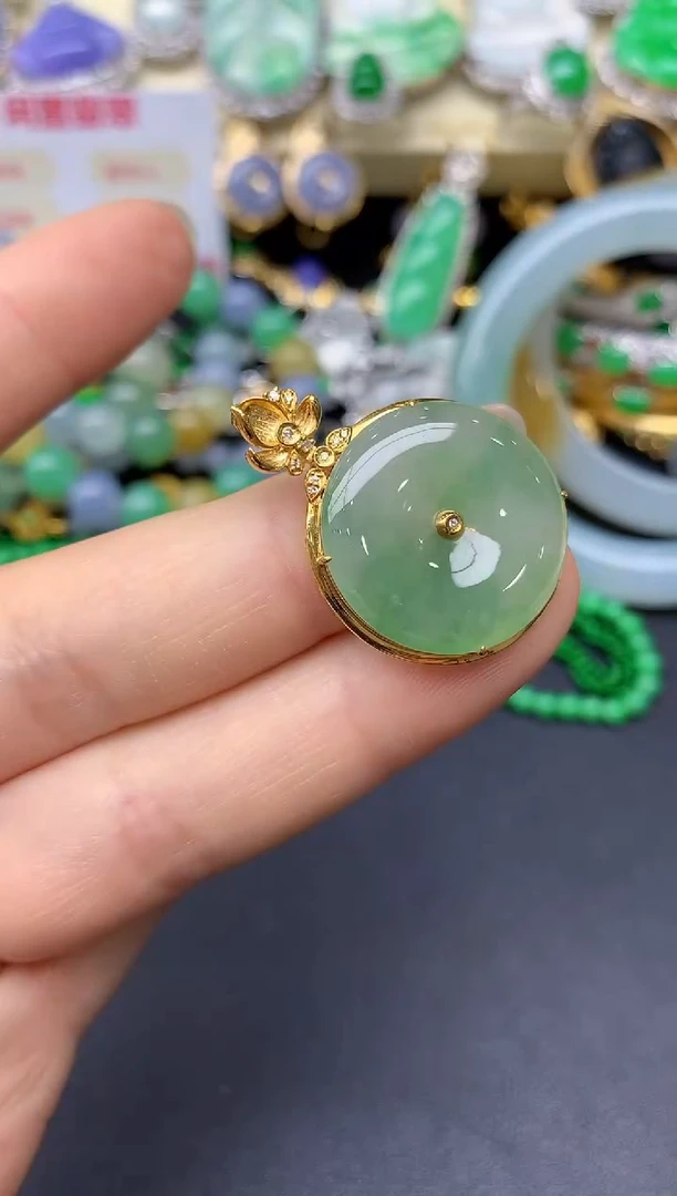 颈饰18K金镶嵌翡翠224-翡翠雪姐天天见