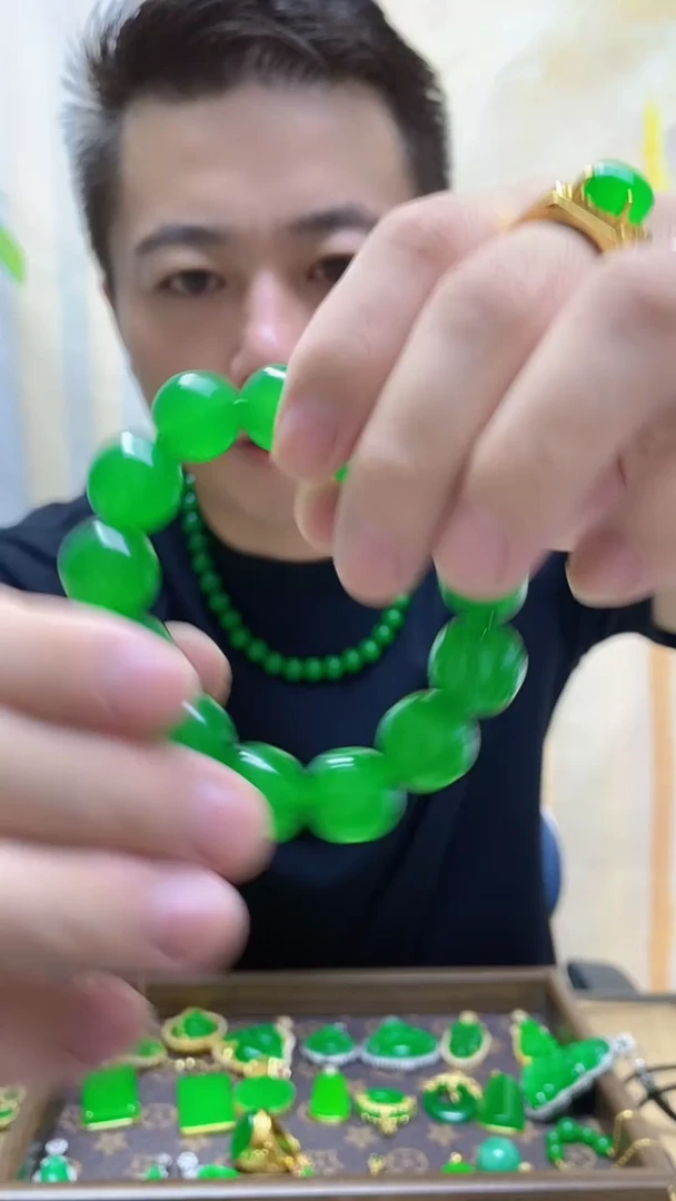 未镶嵌手链翡翠翡翠手链