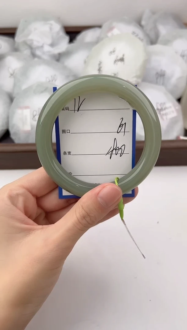 未镶嵌手镯和田玉72颜色微差无瑕疵