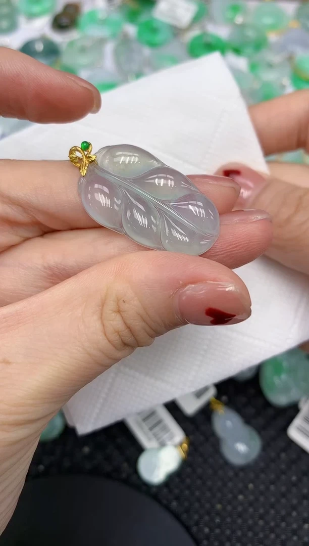 翡翠18K金镶嵌颈饰1111111