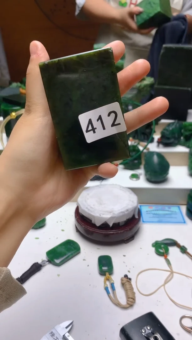 未镶嵌和田玉（碧玉）珠宝半成品有暇