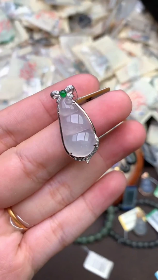 18K金镶嵌挂件翡翠—