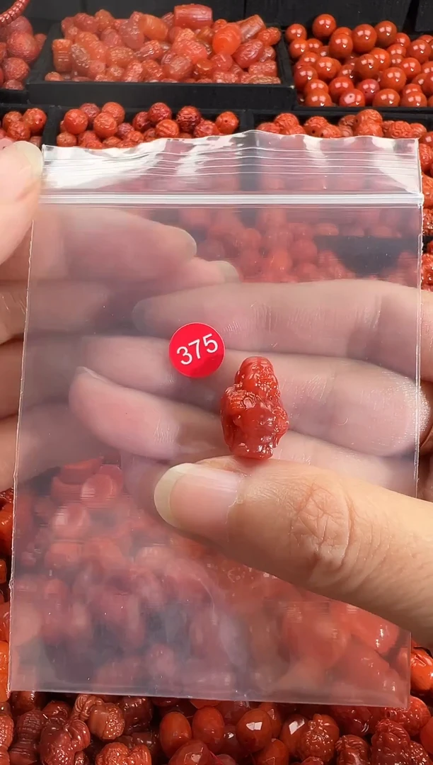 颈饰未镶嵌南红玛瑙1