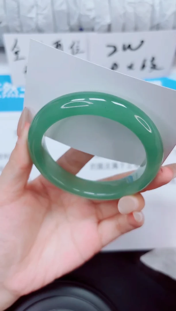 未镶嵌手镯石英质玉147-58