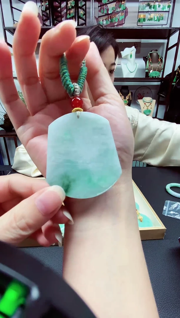 翡翠未镶嵌项链翡翠国风设计款吊坠