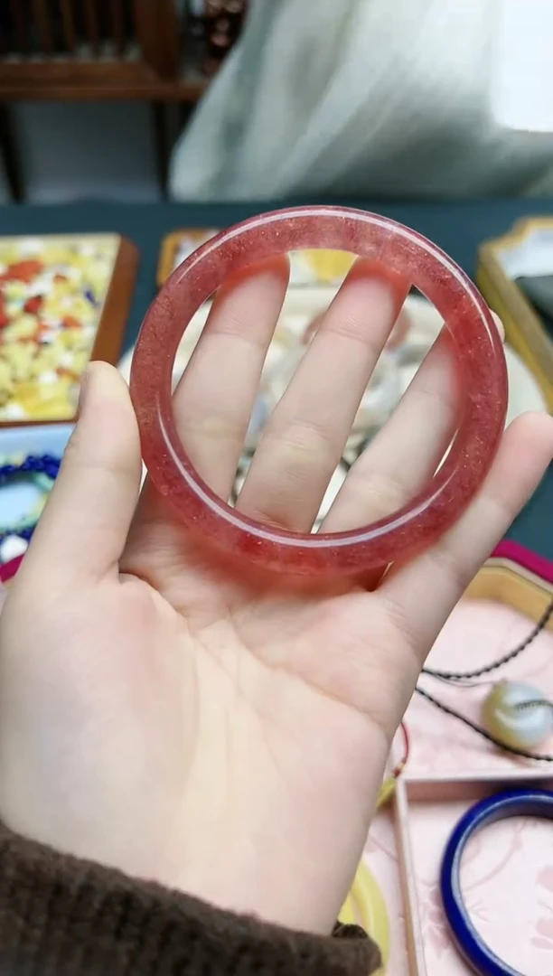 【闪购商品】石英质玉手镯未镶嵌草莓晶59+#手镯*1 ZD