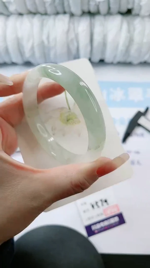 【闪购商品】石英质玉手镯未镶嵌多样性发货V579