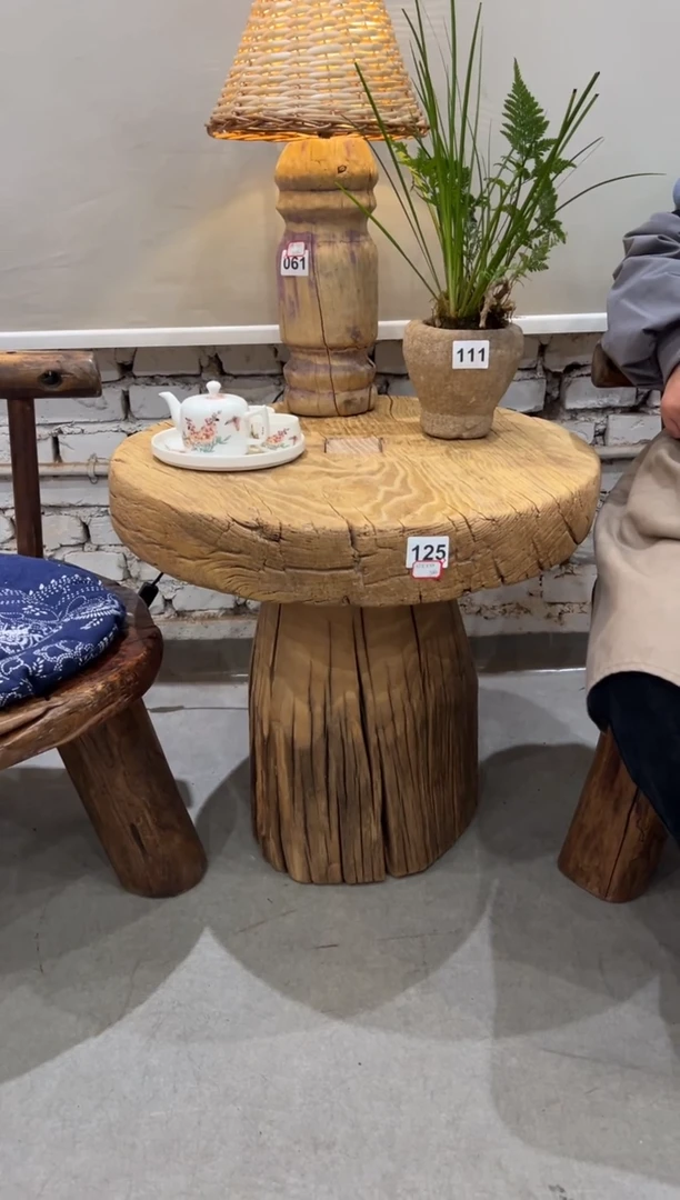 木（非红木类）黑**…车轮小桌