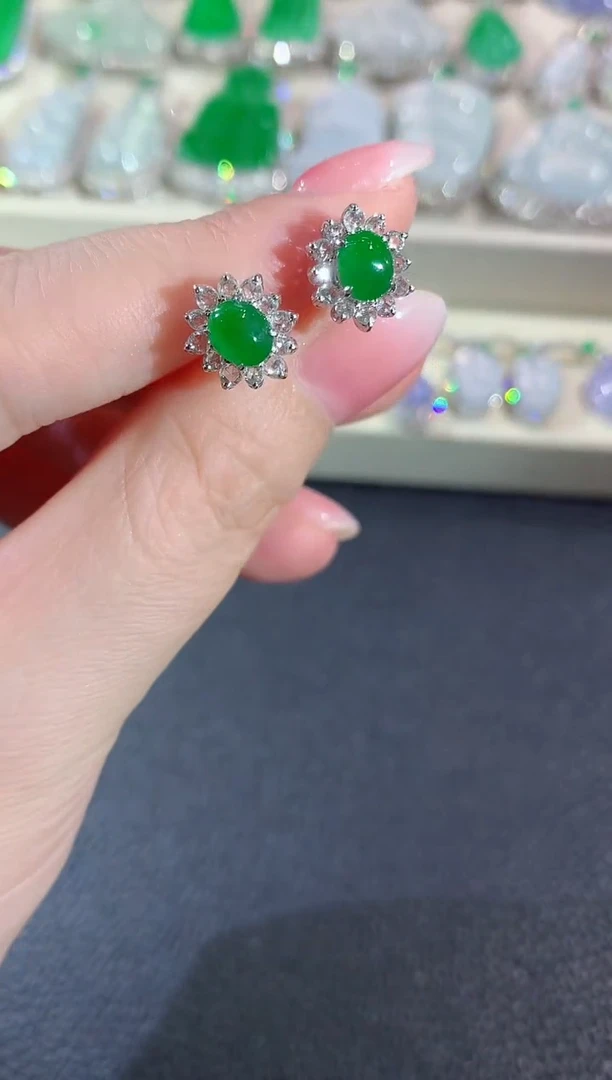 18K金镶嵌翡翠耳饰A99