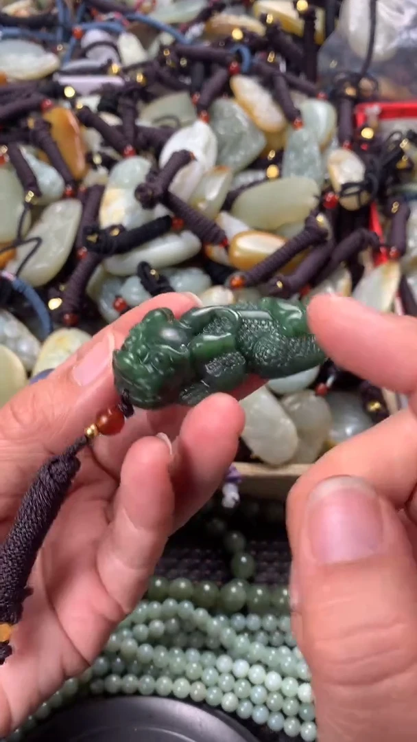 【闪购商品】和田玉颈饰未镶嵌多样性发货没有证书拍一发一有瑕