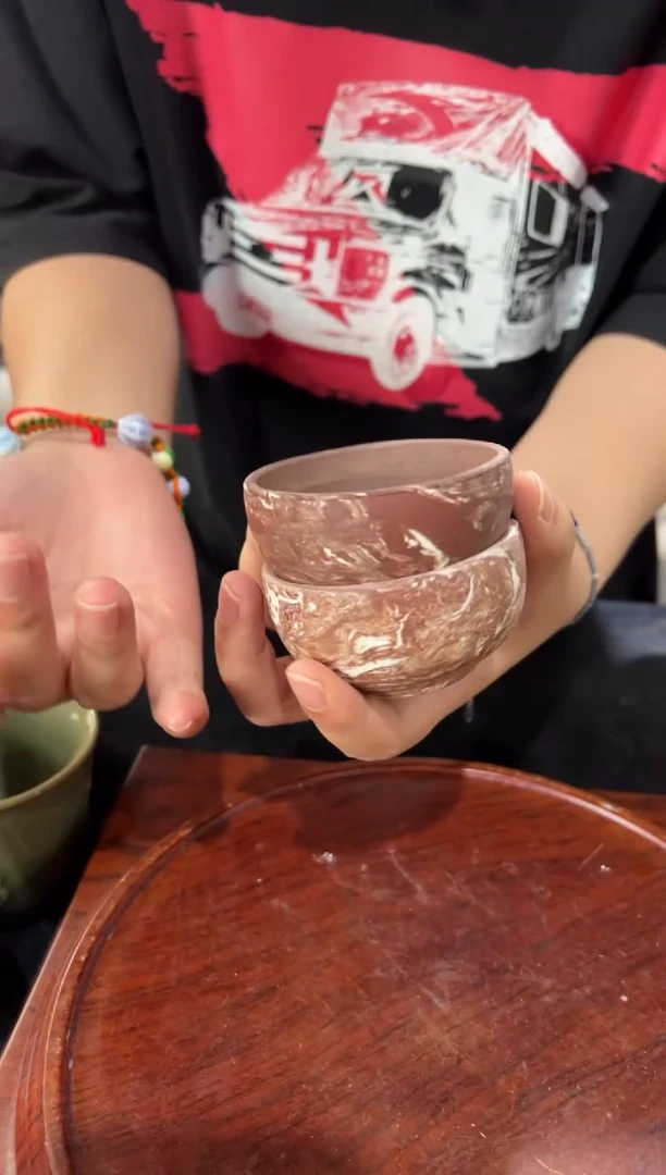 微瑕耀州窑陈炉紫砂搅胎杯一对