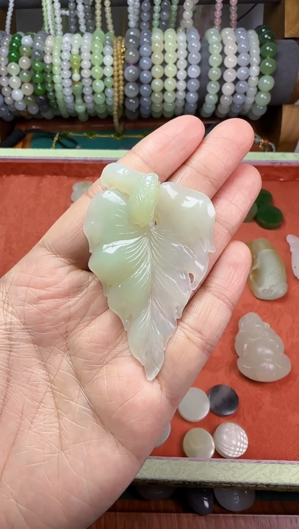 【闪购商品】和田玉无未镶嵌叶子吊坠