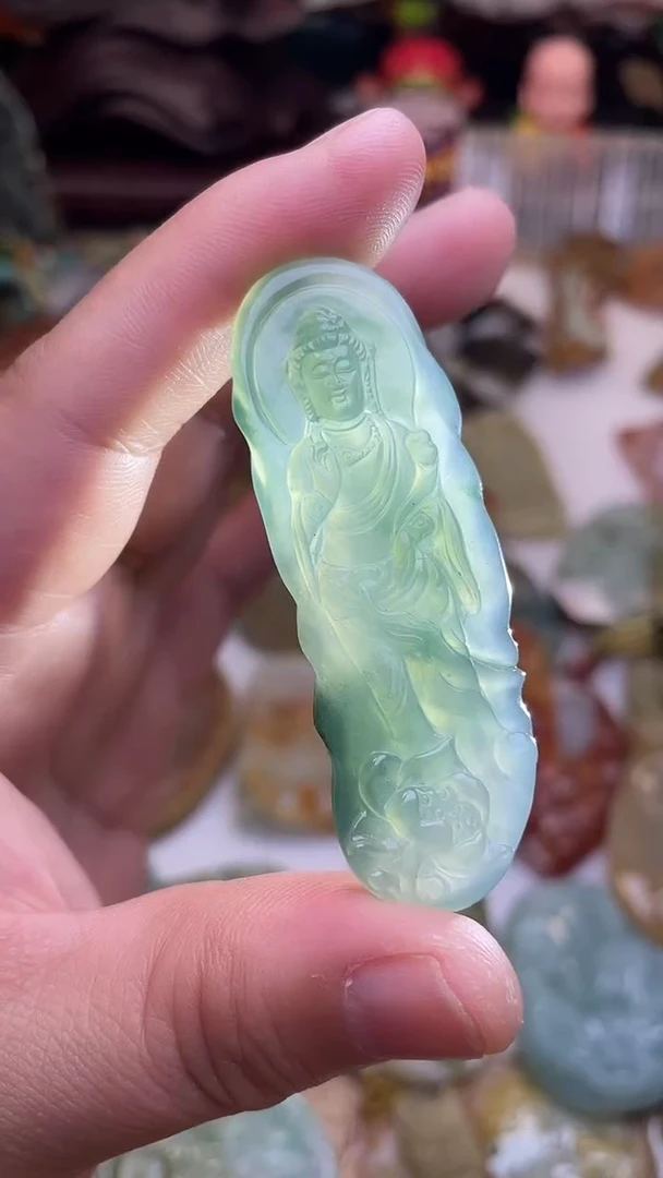 颈饰未镶嵌翡翠观音