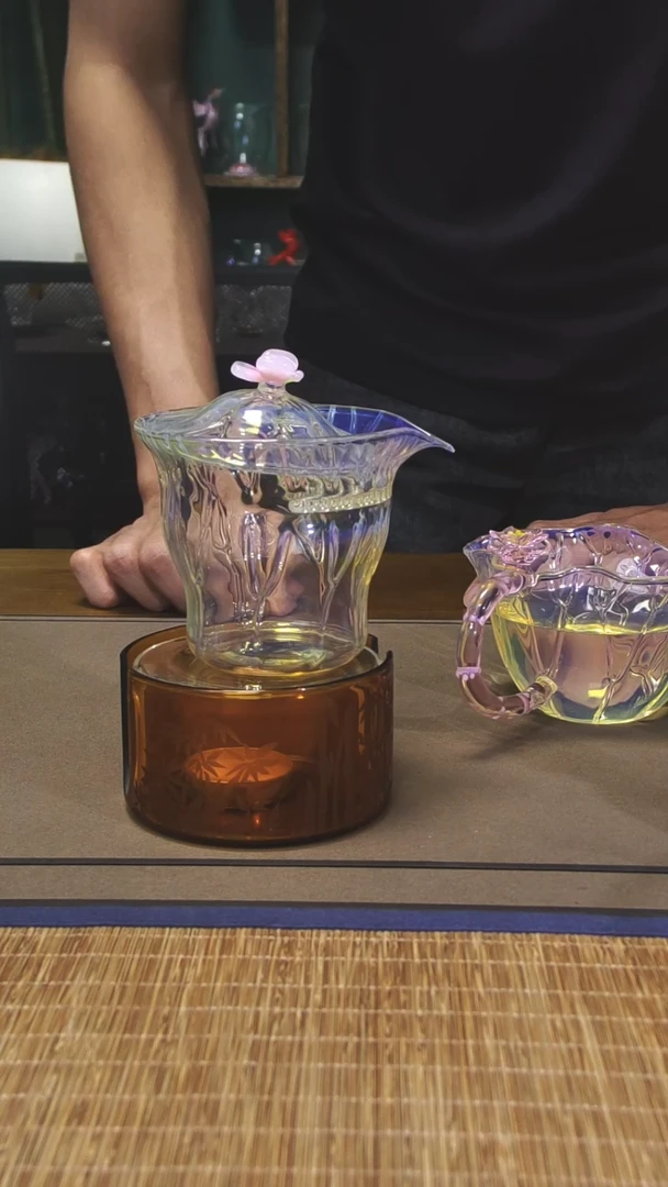 荷韵盖碗粉色+琥珀色温茶器晶焱金标
