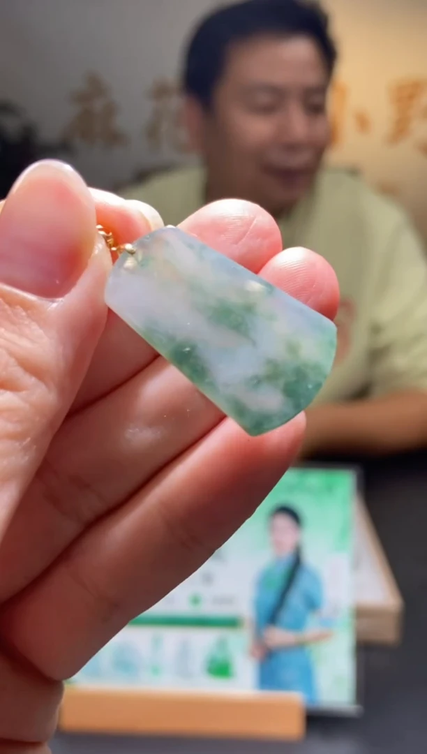 18K金镶嵌定制翡翠天然翡翠A货24