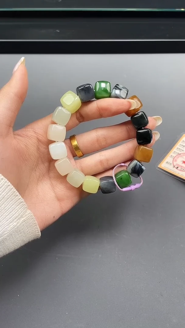 颈饰未镶嵌和田玉越*4324