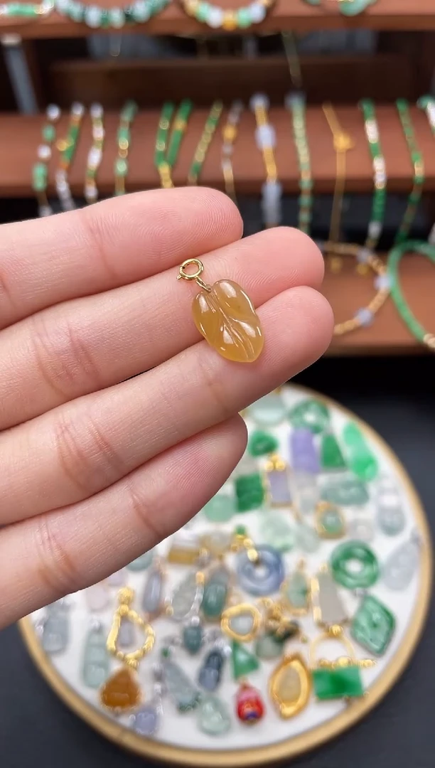 【闪购商品】翡翠吊坠(不含链)18K金镶嵌一个   JK223