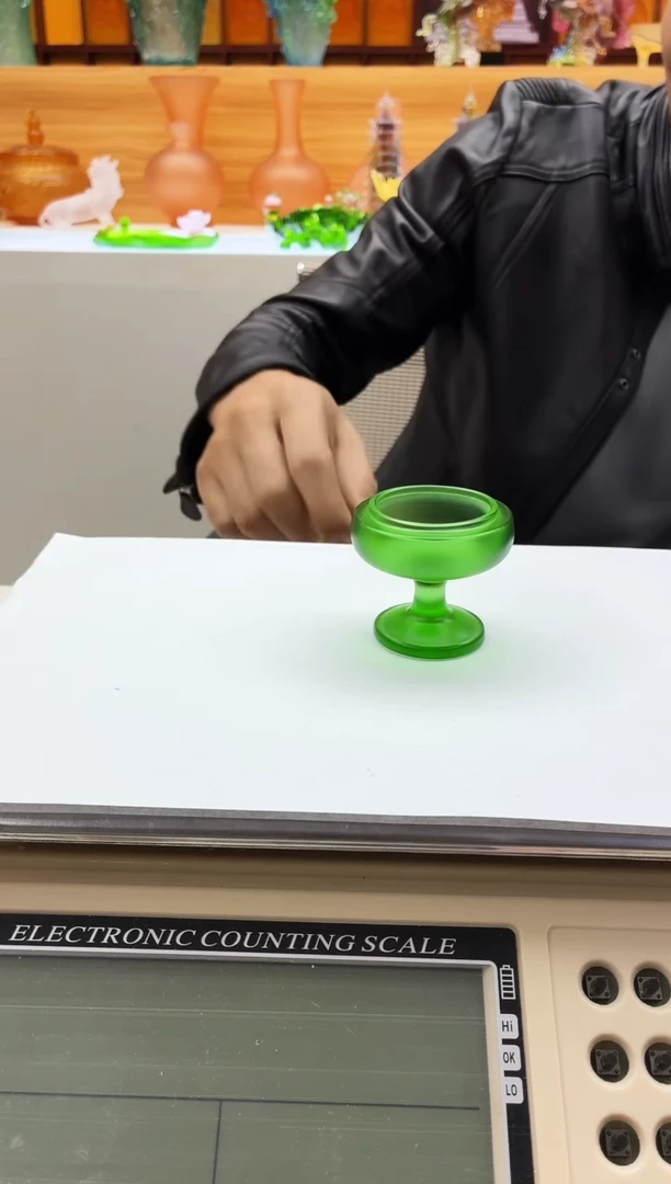 手工艺品琉璃绿色供水杯烛台5*5公分