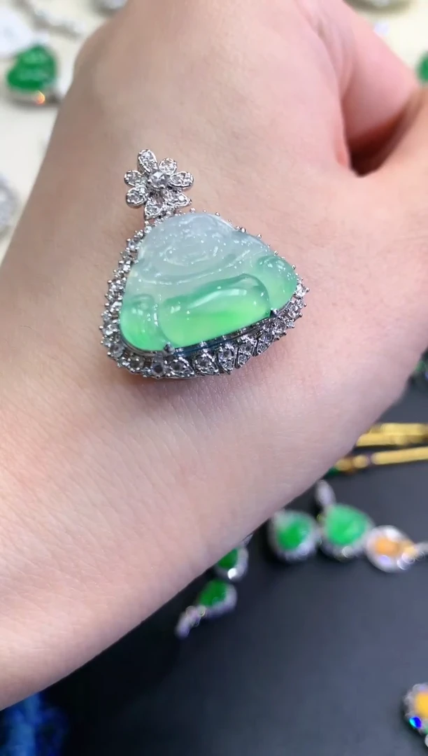 【闪购商品】翡翠颈饰18K金镶嵌C36