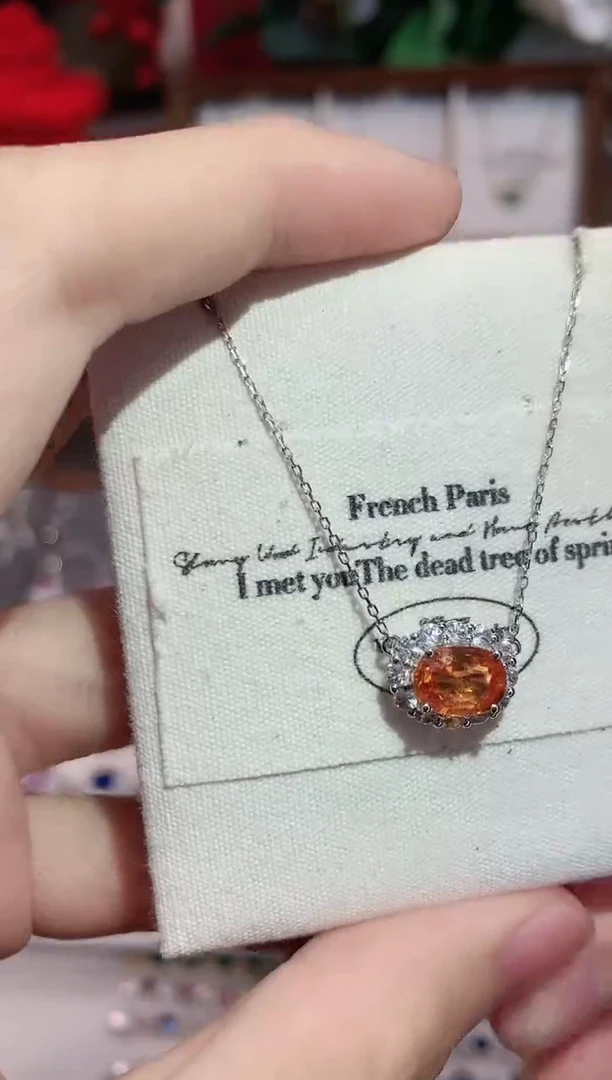 18K金镶嵌项链石榴石（芬达石）1.8ct/天然宝石/七天无理由