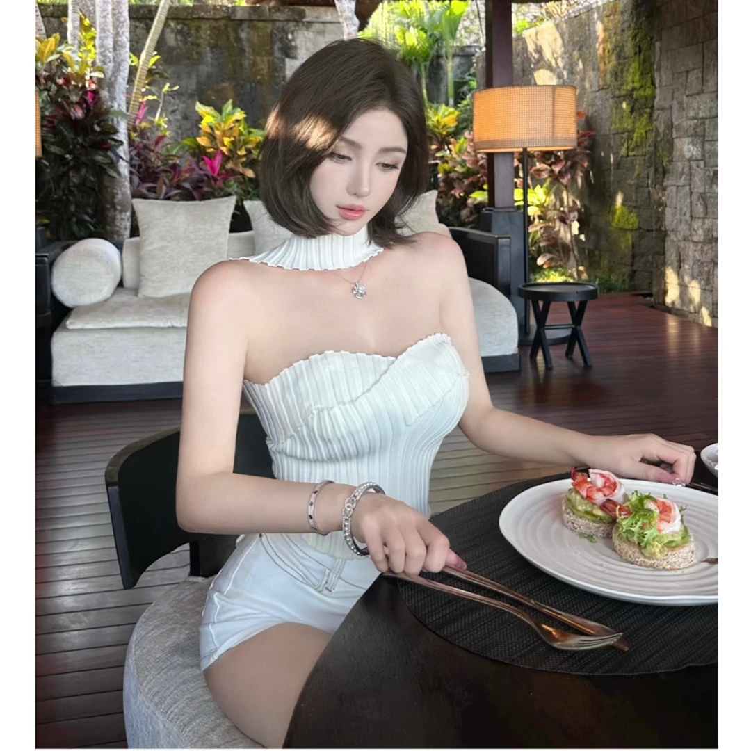 2025夏季新款纯欲修身显瘦辣妹风不规则抹胸上衣配高腰显瘦短裤