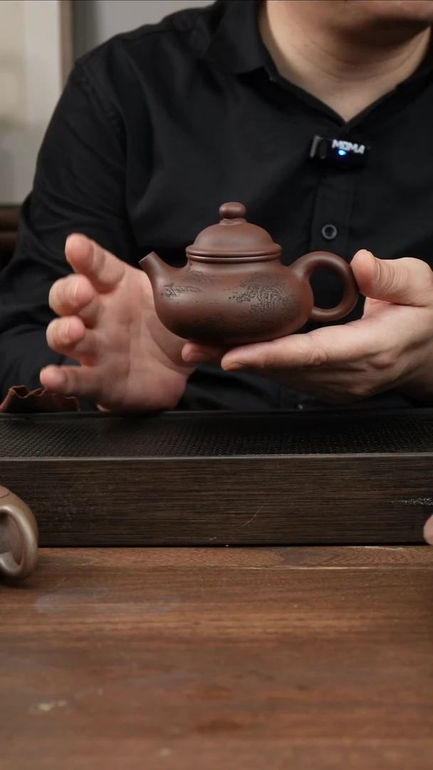 茶杯紫砂南**在紫泥容天    刻绘    180CC