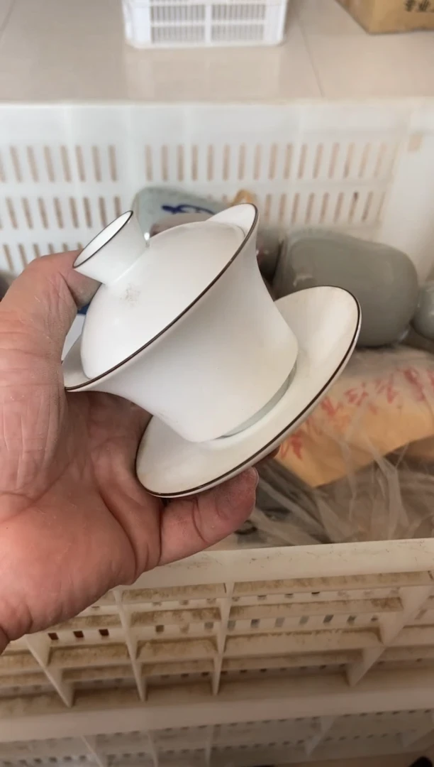 无运费险有瑕疵的摄影的产品有使用过的痕迹有点脏介意勿拍