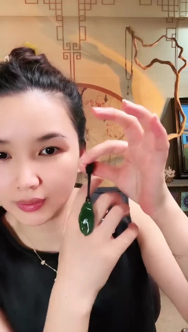 和田玉未镶嵌颈饰吊坠