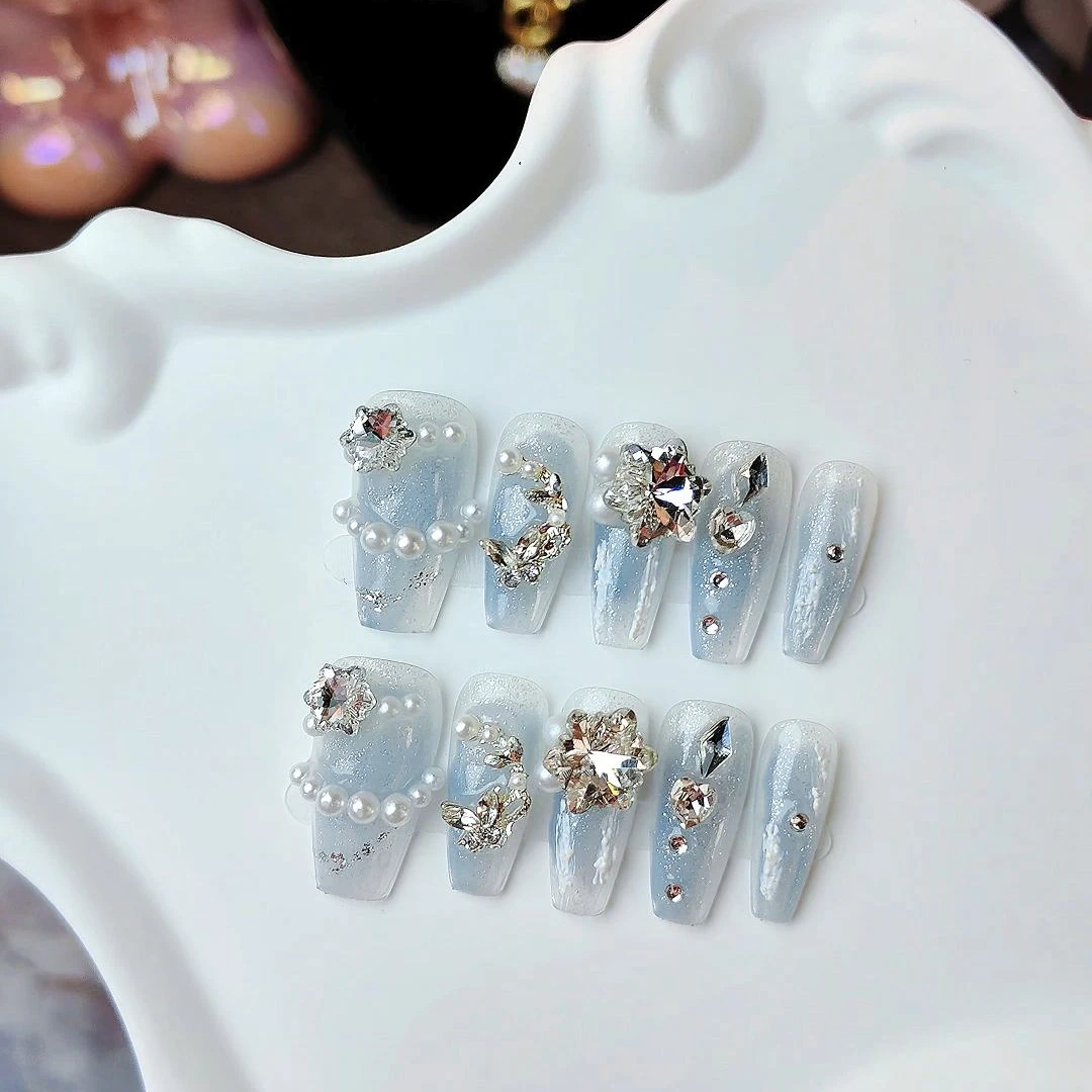 【冰雪奇缘】轻奢纯手工穿戴甲高级感夏季蓝色满钻爆闪显白甲片泊凡