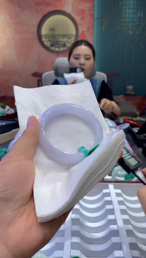 翡翠手镯未镶嵌多人0009669