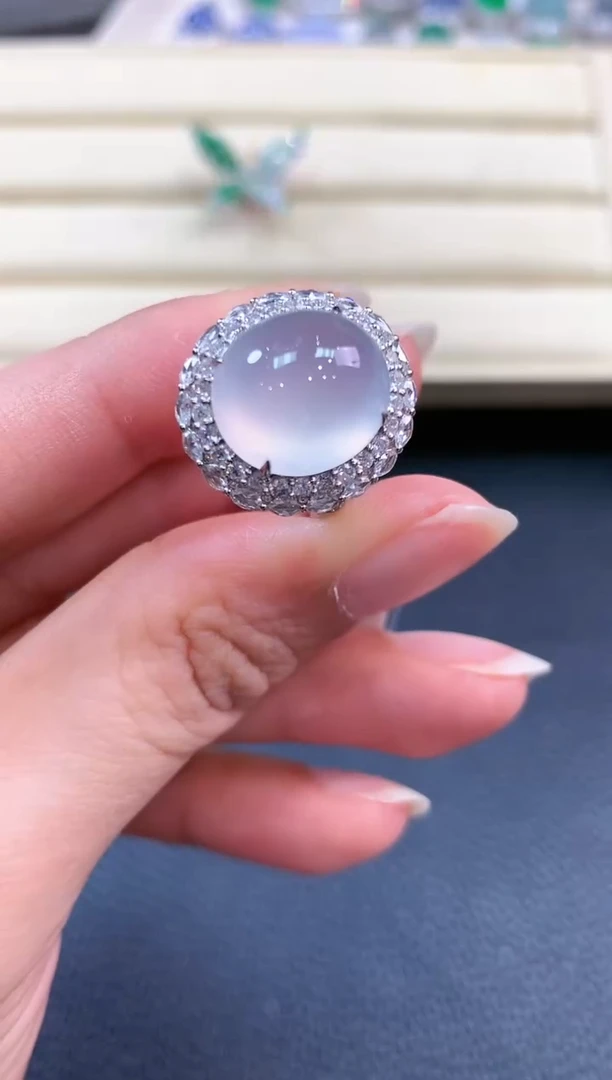 【闪购商品】翡翠戒指18K金镶嵌b200