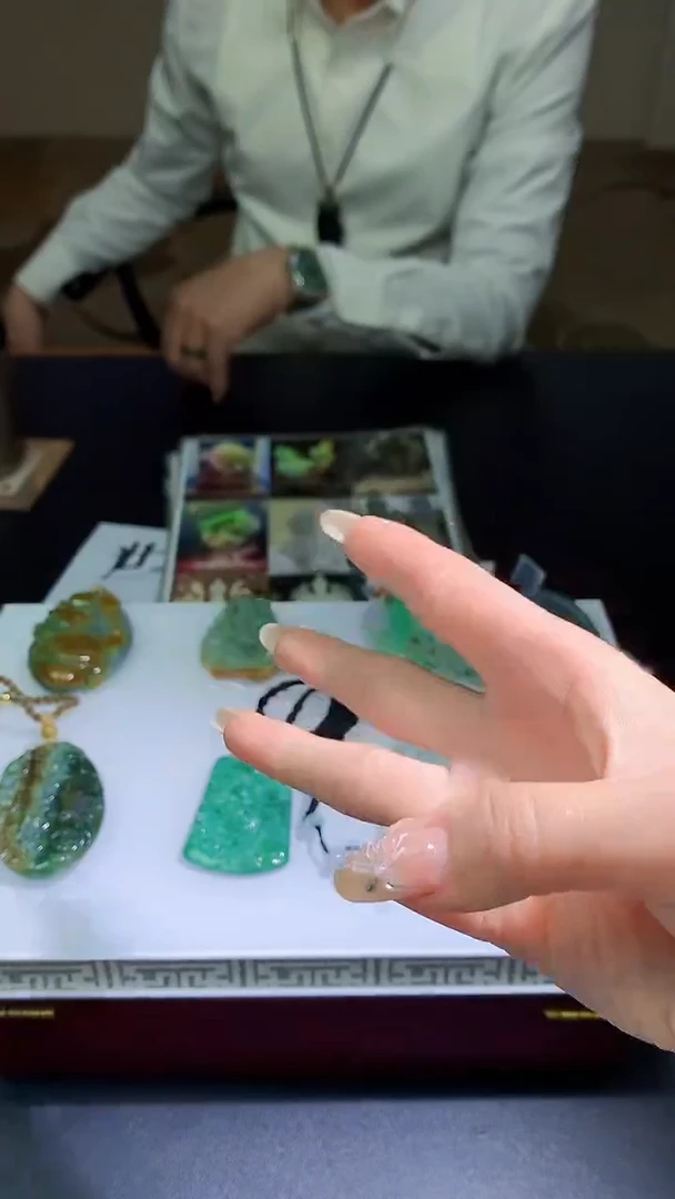 【闪购商品】定制翡翠未镶嵌8006jj-毛货挂件