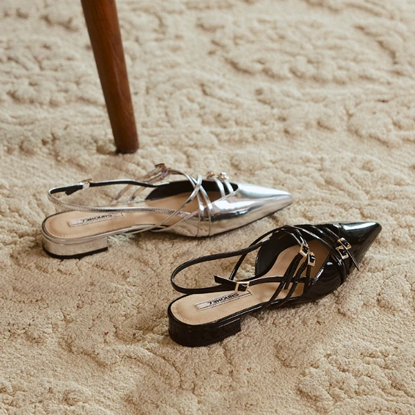 73hours女鞋sia2025春季新款气质百搭尖头后空凉鞋法式平底奶奶鞋