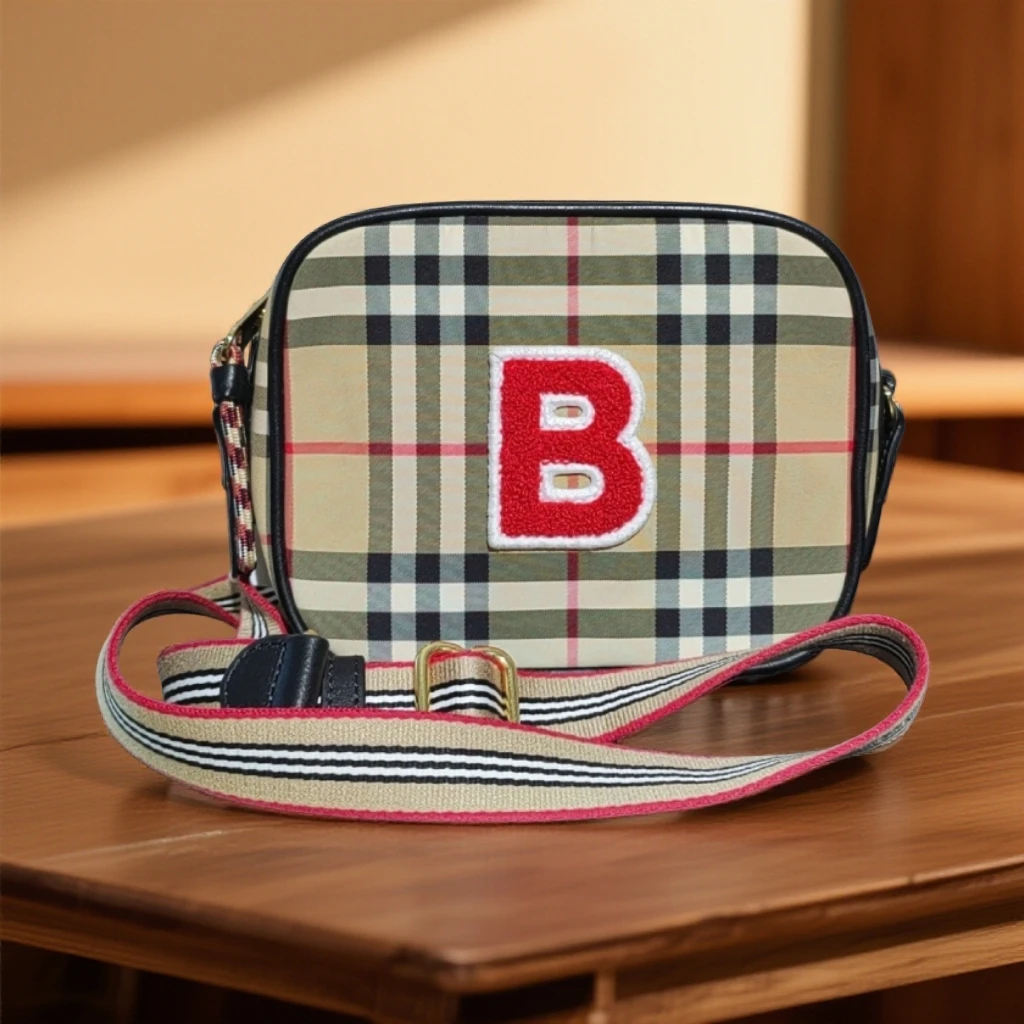 95新 BURBERRY/博柏利 格纹相机包 1783 6877