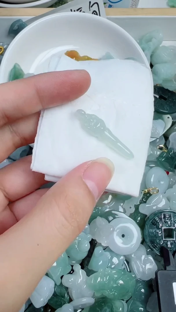 散珠翡翠584号链接，A货翡翠