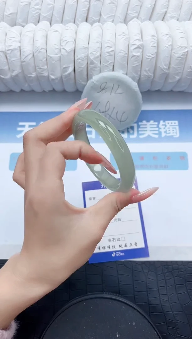 【闪购商品】石英质玉手镯未镶嵌P95-61.1
