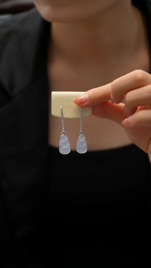 18K金镶嵌翡翠耳饰福豆