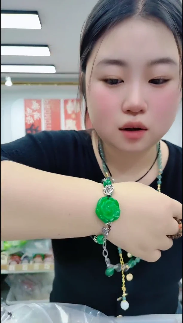 【闪购商品】树脂制品1138 绿花半镯