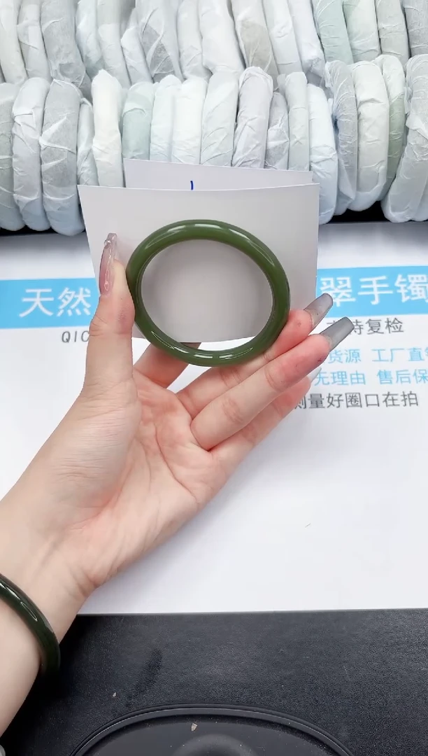 【闪购商品】石英质玉手镯未镶嵌135-53