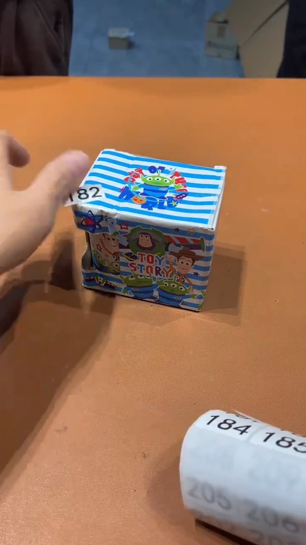 摆件浠*j阿达西日瓷摆件182