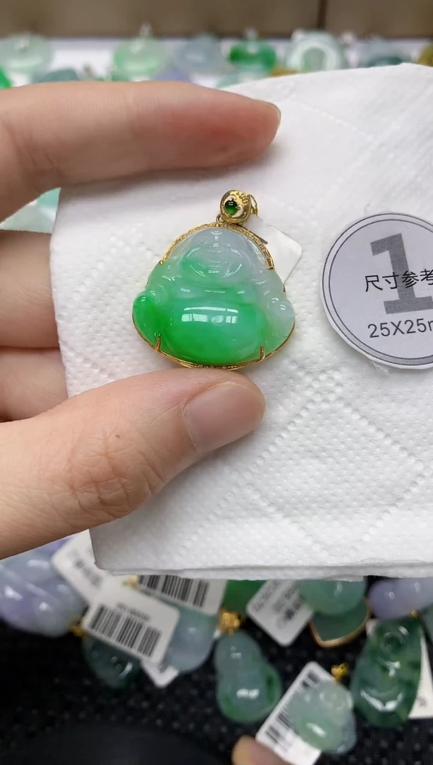 翡翠18K金镶嵌颈饰1111111111