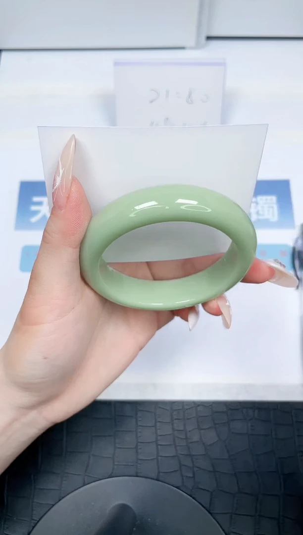 【闪购商品】石英质玉手镯未镶嵌138-59