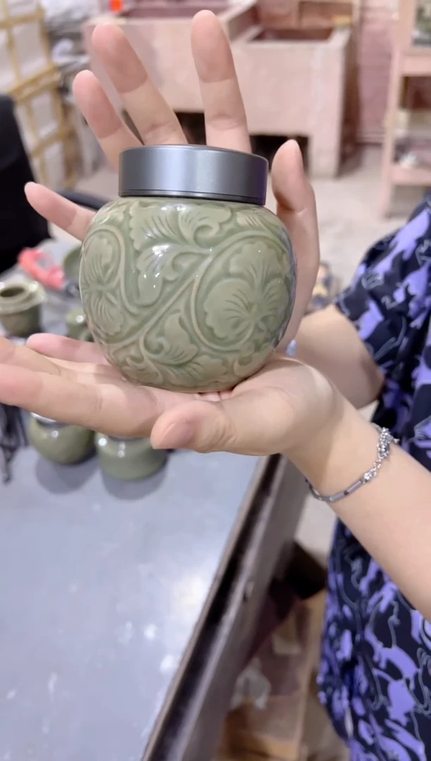 耀州窑牡丹纹锡盖茶叶罐