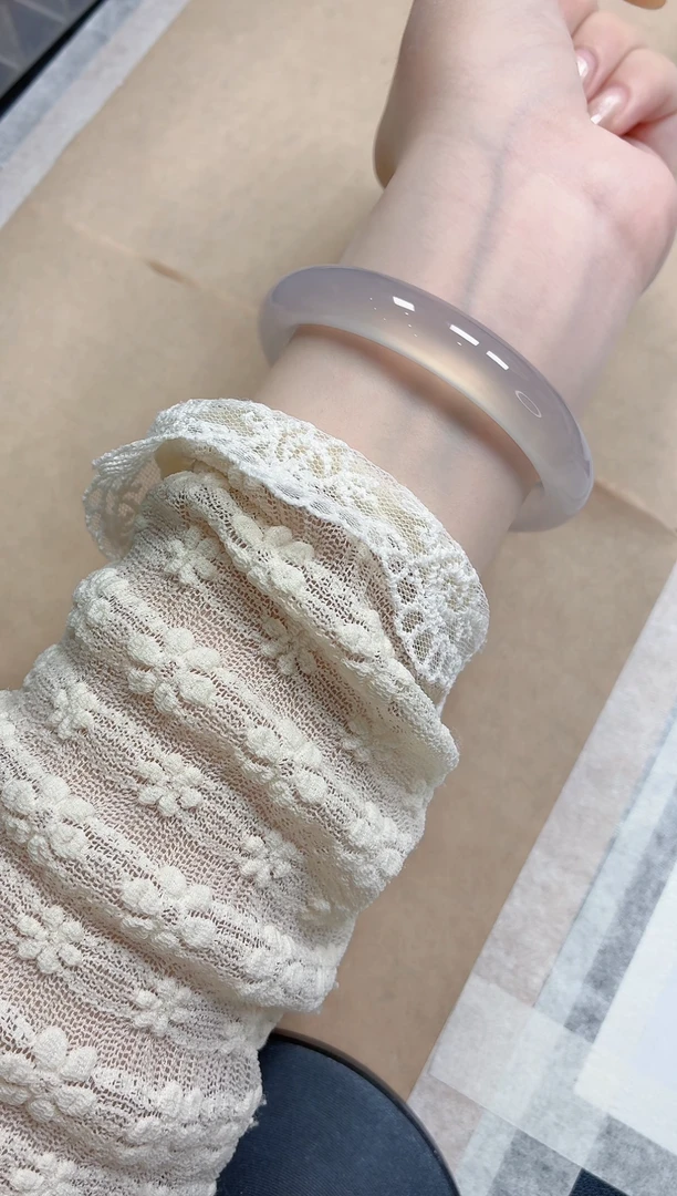 石英质玉手镯未镶嵌55-62.5荔枝